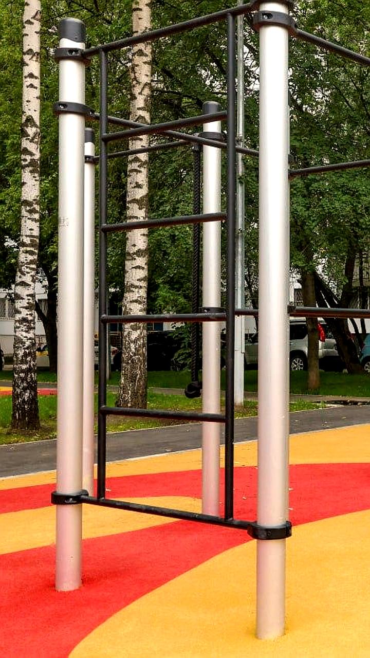 Продолжается благоустройство дворов в Лобне и архитектурная подсветка зданий в Мурманске