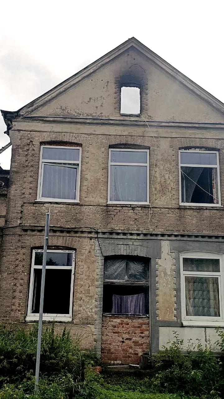 Пожар в Озёрском округе: спасение женщины и ликвидация возгорания