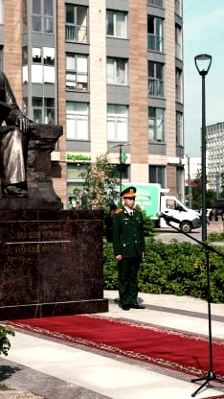 В Санкт-Петербурге открыли площадь Хошимина с участием губернатора и вьетнамских официальных лиц