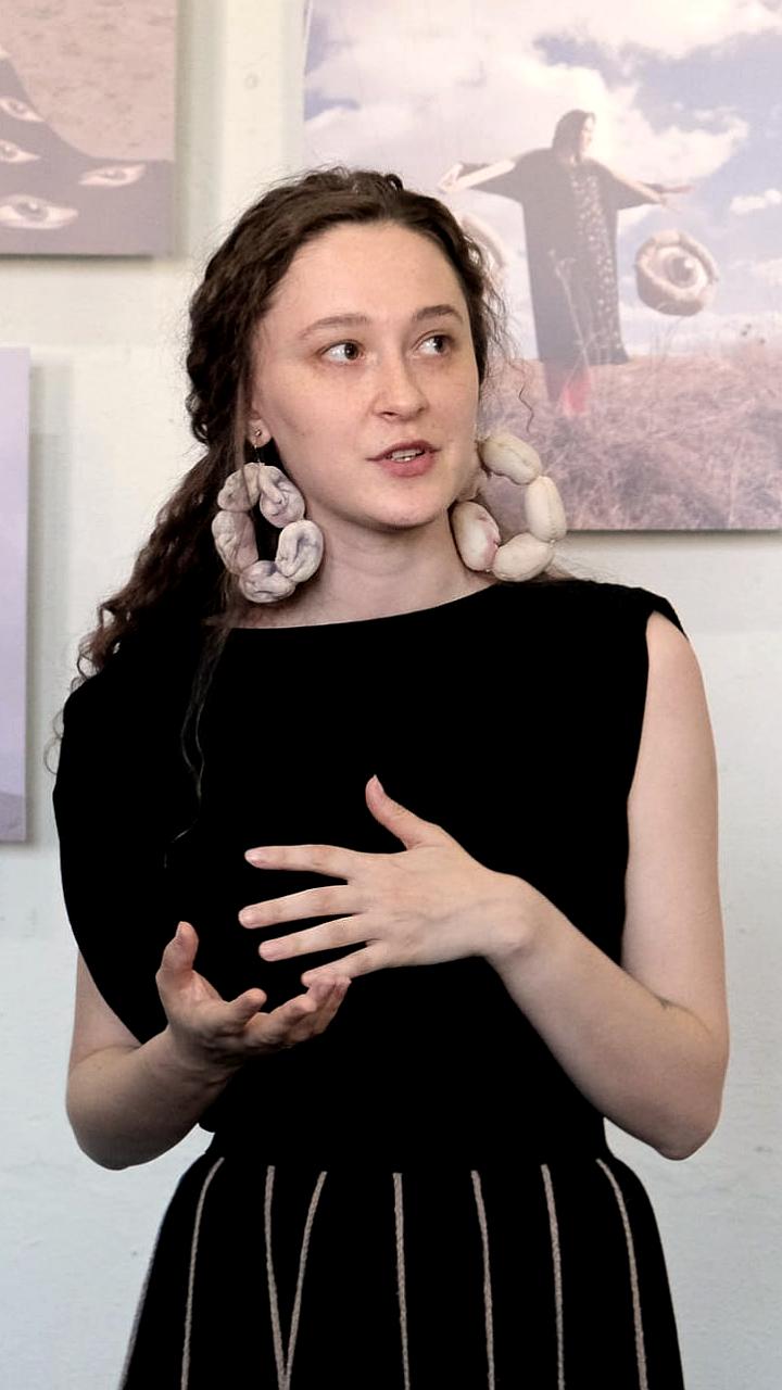 Художница Алиса Горшенина покинула Россию после давления властей