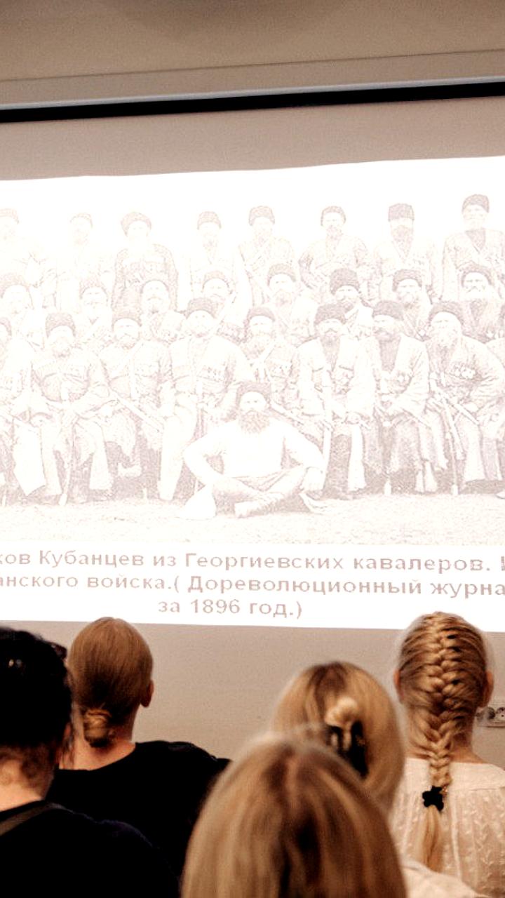 Выставочные проекты казачества: от исторической роли до детского творчества