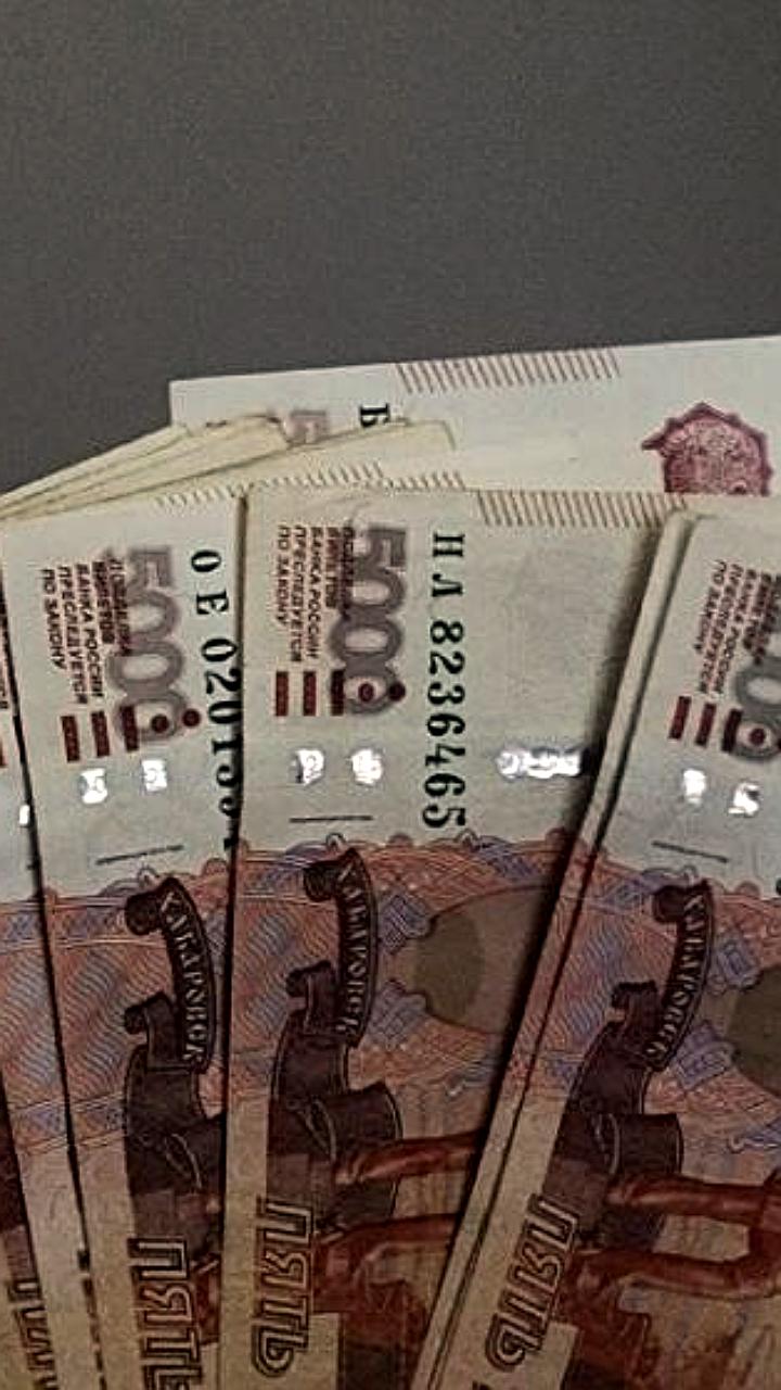 Миронов предлагает 13-ю зарплату учителям за работу во время ЕГЭ