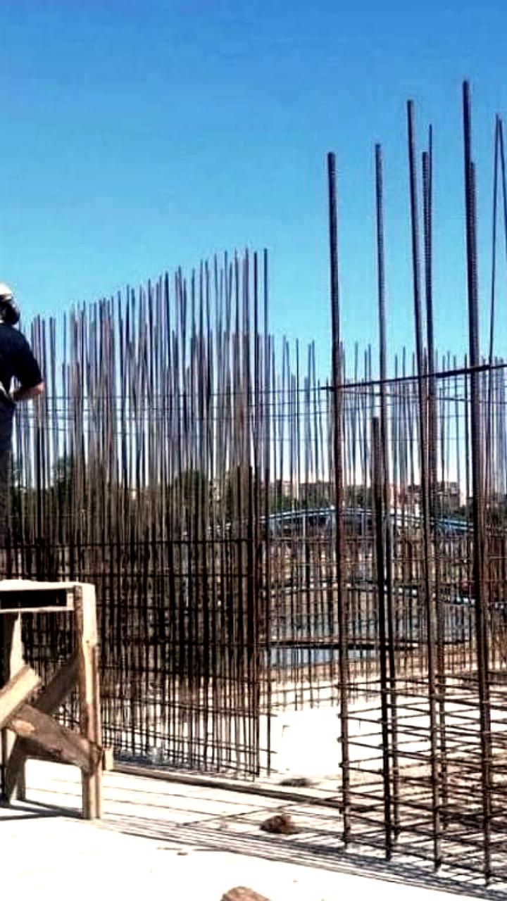 Благоустройство Приморского парка в Керчи: установка бордюров и строительство фонтана