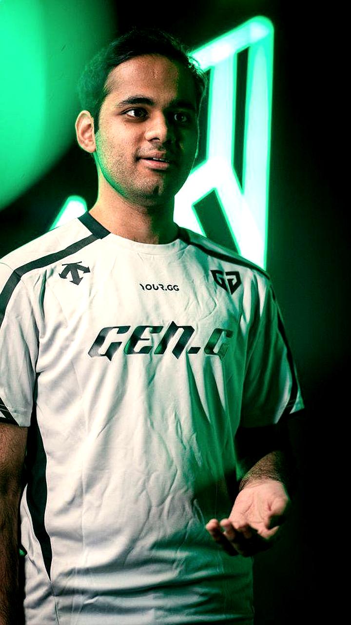 Андрей Есипенко заменит участника на Esports World Cup 2025 в Эр-Рияде