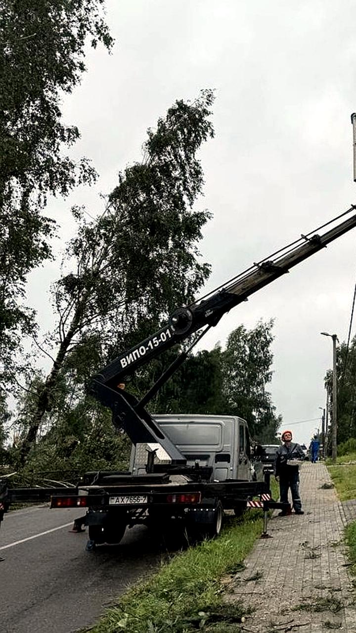 Массовые отключения электричества в Колодищах из-за сильного шторма