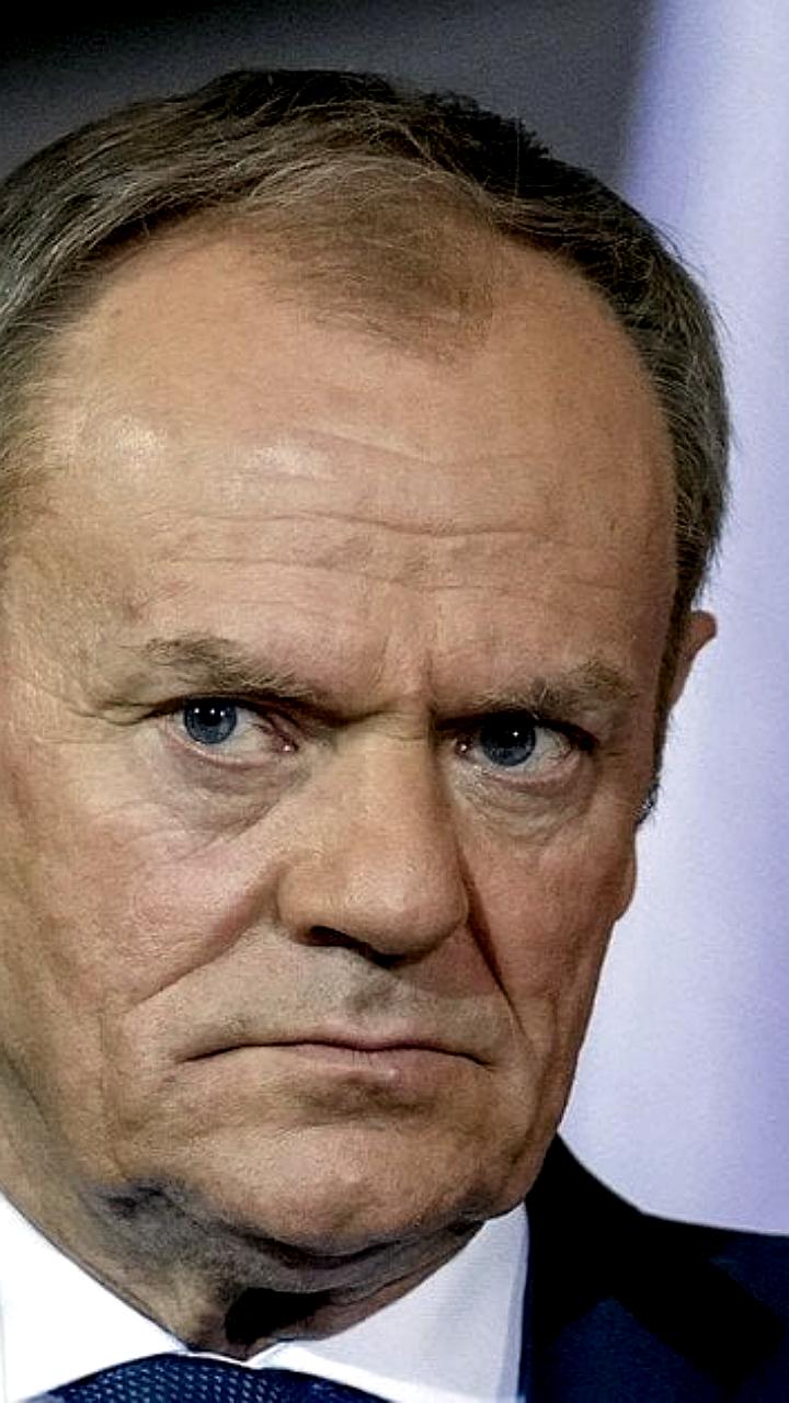 Премьер-министр Польши Дональд Туск распустил комиссию по расследованию влияния России и Белоруссии