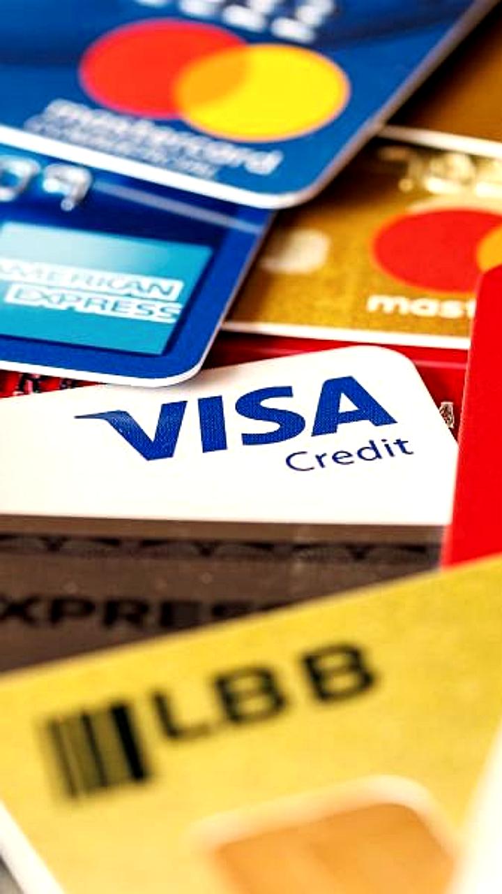 Центробанк определит разумный срок для замены карт Visa и Mastercard в России