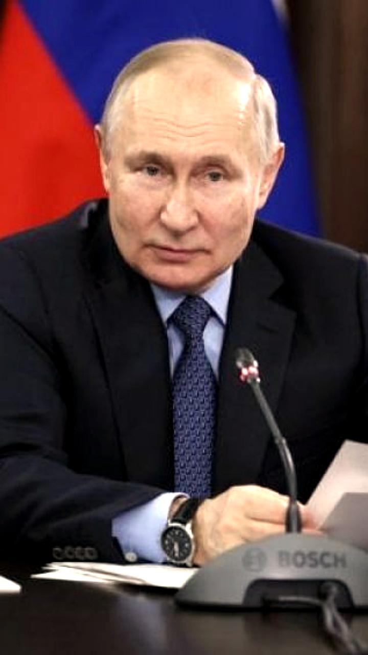 Президент России наградил выдающихся граждан за заслуги в сельском хозяйстве и здравоохранении