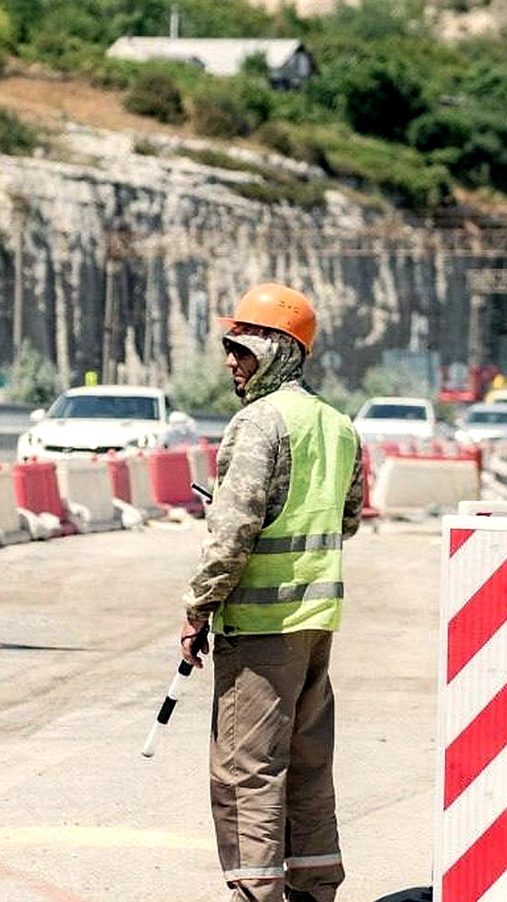 В Инкермане открыто движение по двум полосам на мосту через реку Чёрная