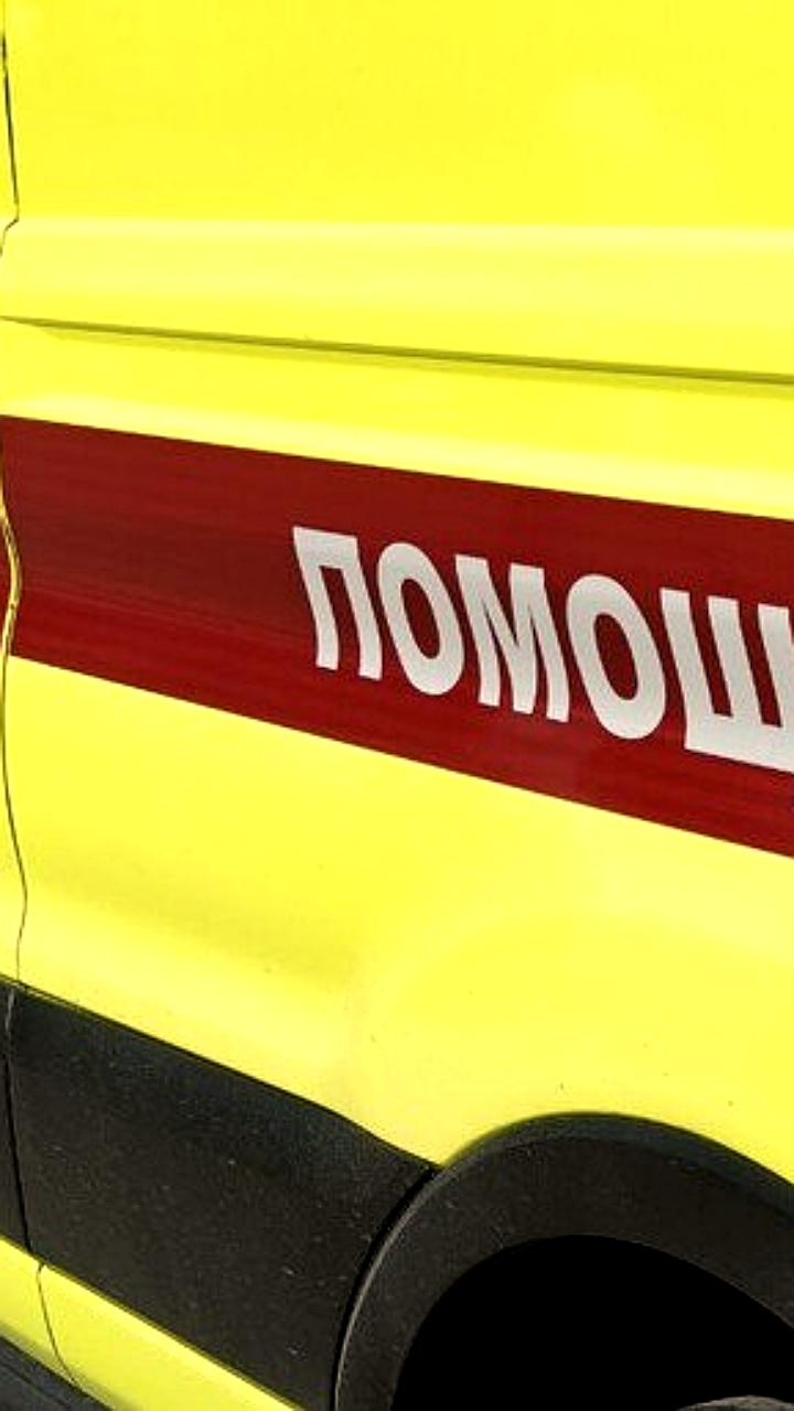 В Херсонскую область поступили новые автомобили скорой помощи и оборудование для школ