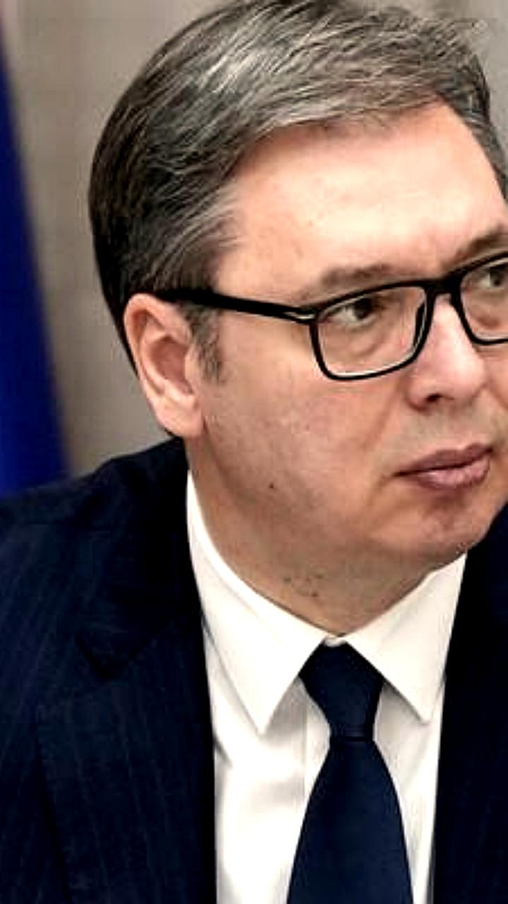Президент Сербии Вучич созывает экстренное заседание Совета безопасности после задержания экс-министра Момировича