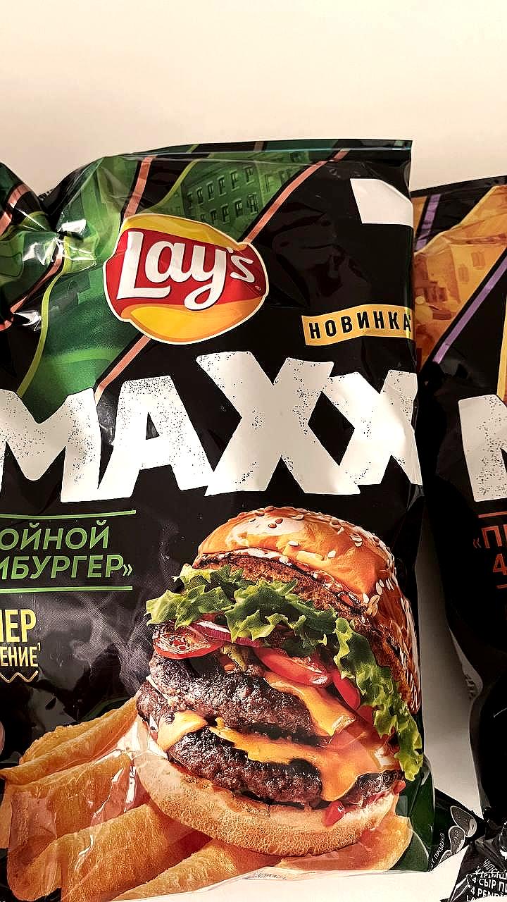 Lay’s представляет новые чипсы со вкусом двойного бургера и обновляет дизайн линейки Maxx