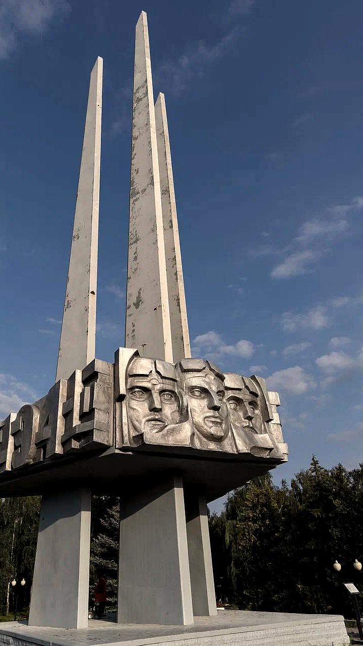 В Курске обновляют памятники с поддержкой Ленинградской области