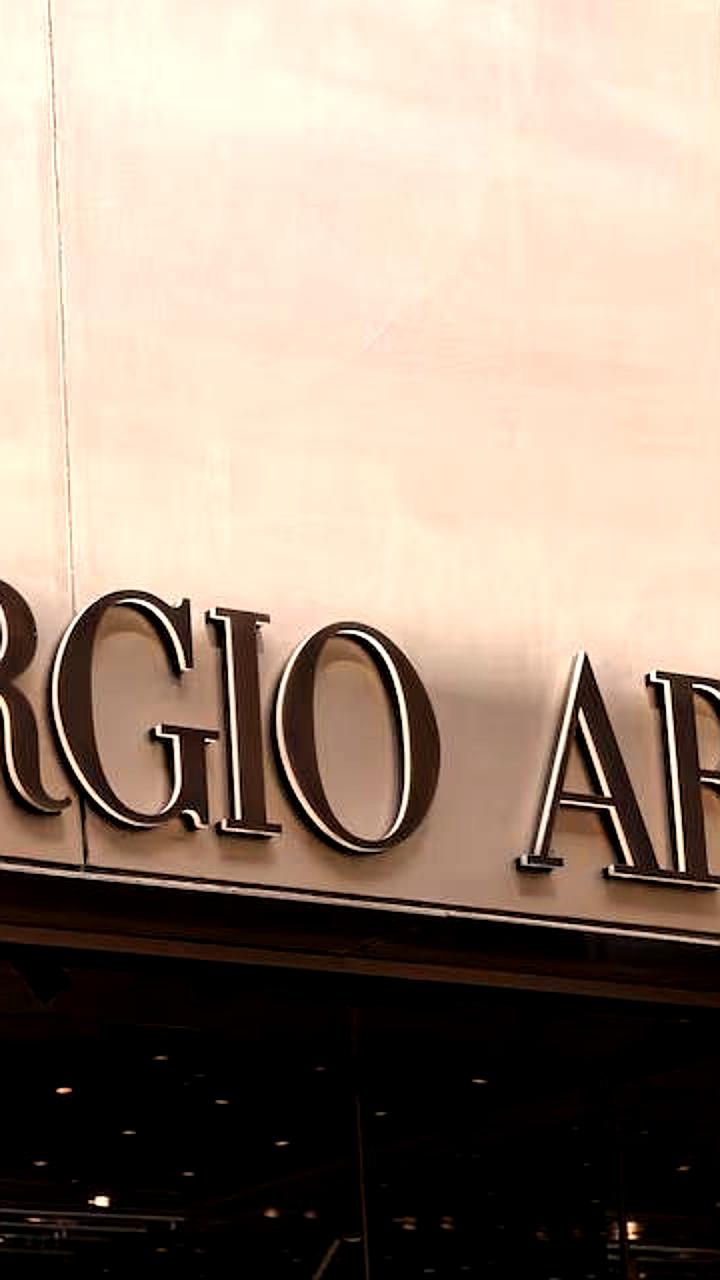 Armani оштрафован на €3,5 млн за недобросовестную торговую политику в Италии