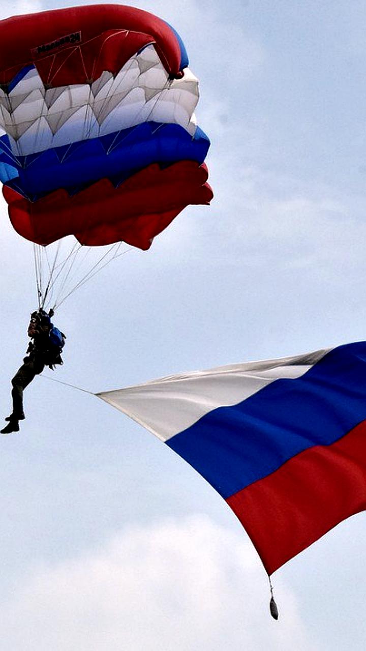 Празднование 95-летия ВДВ: военно-спортивные соревнования и награды в Алдане и Рязани