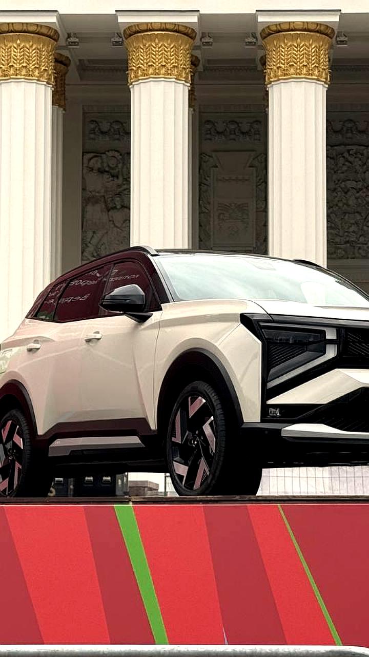 Автоваз представляет новый кроссовер Lada Azimut на фестивале 'ПроДвижение' в Москве