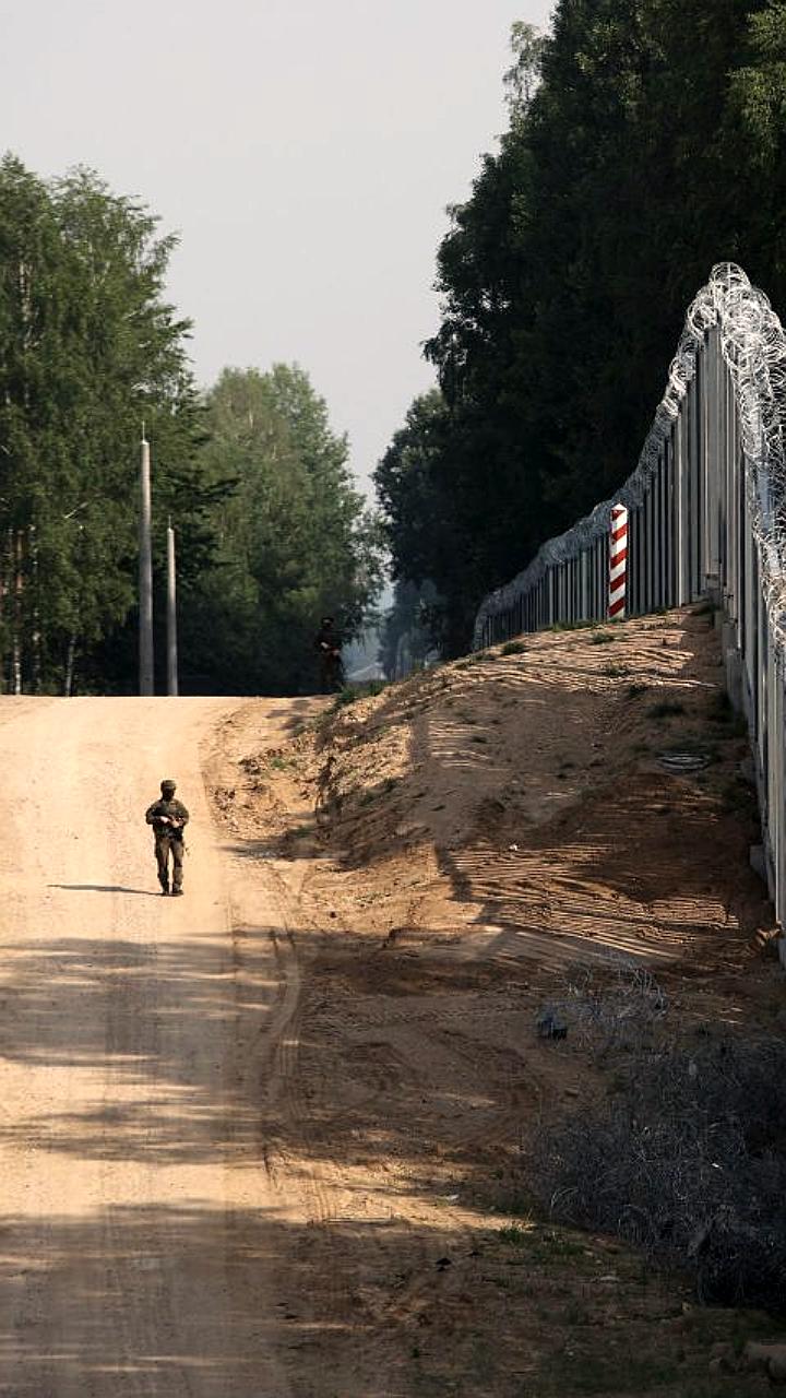 Польша завершила строительство электронного барьера на границе с Беларусью