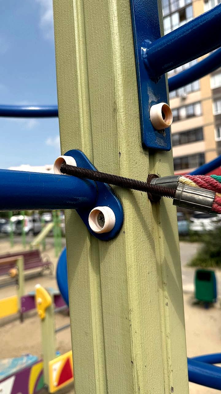 Четырехлетний ребенок получил травму на детской площадке в Старом Осколе
