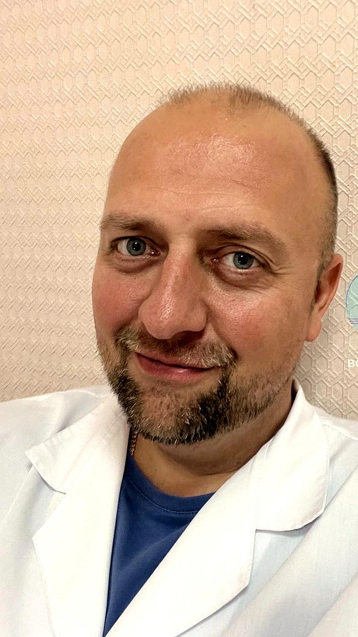 Волгоградский кардиолог Дмитрий Болотов спас тонущего мужчину в Новороссийске