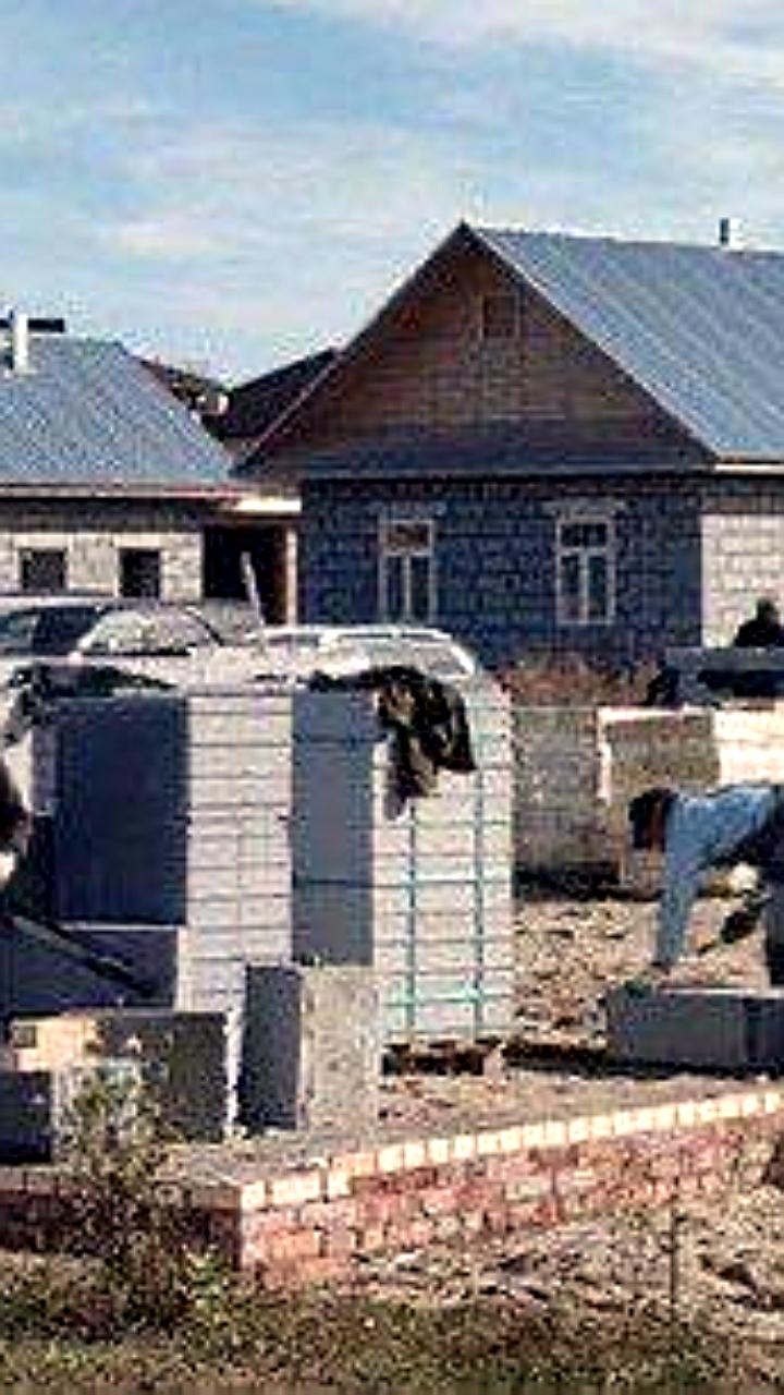 В Азовском районе продолжается строительство этнографического комплекса 'Немецкое подворье'
