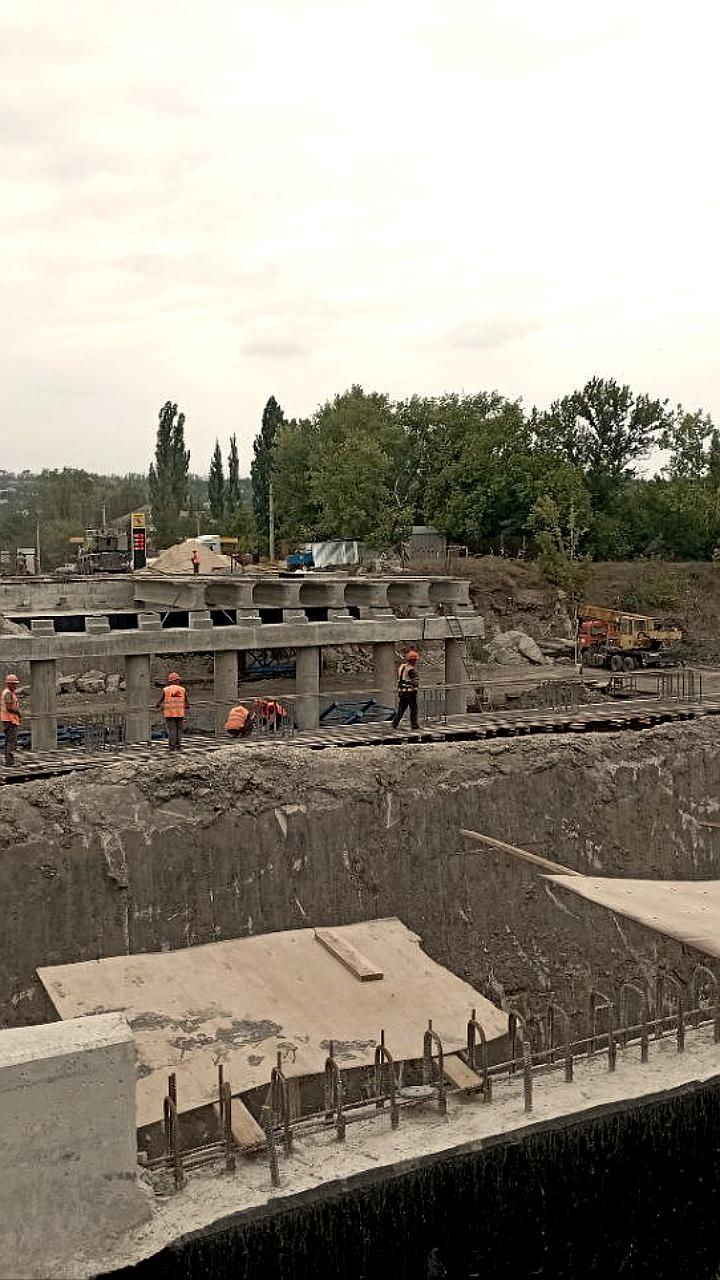 Завершение капитального ремонта пешеходного моста через реку Салгир в Симферополе
