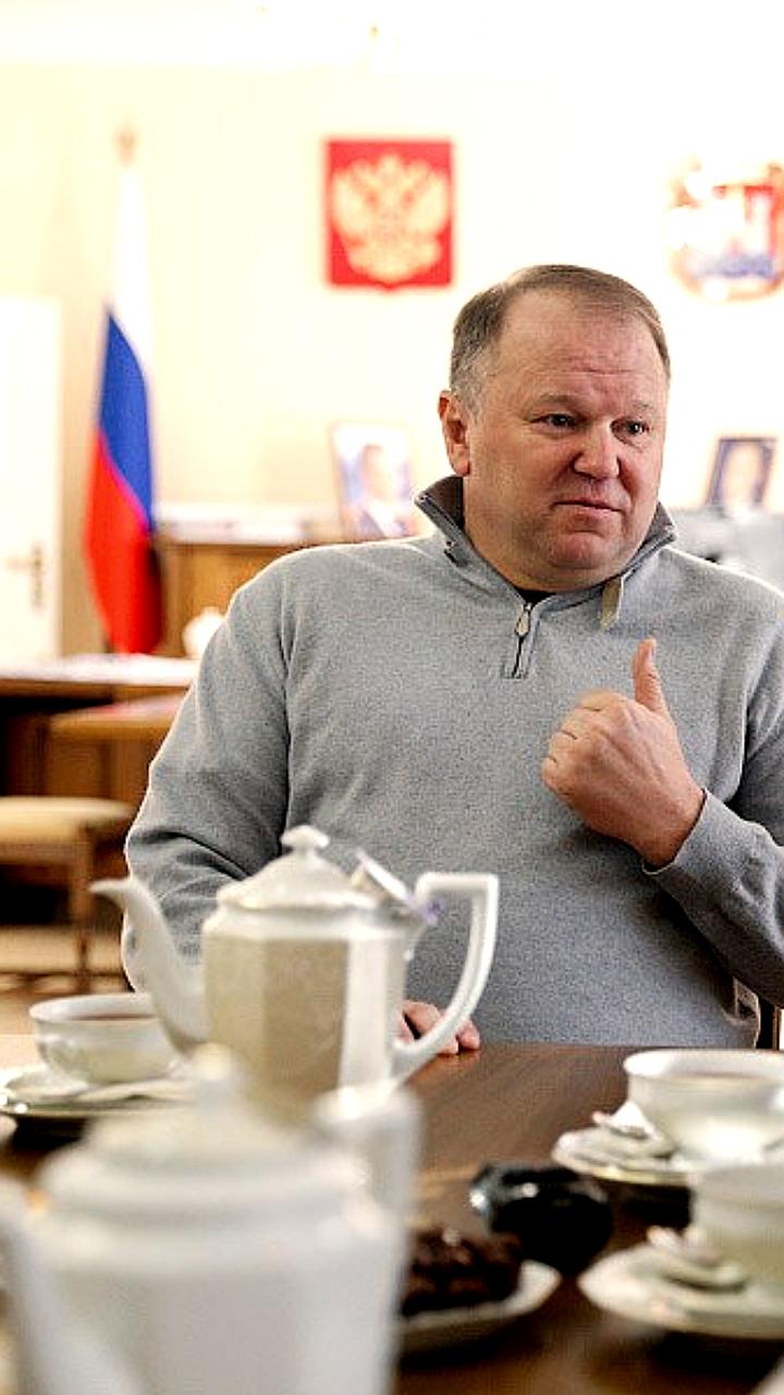 Кирилл наградил Андрея Симановского орденом Александра Невского II степени