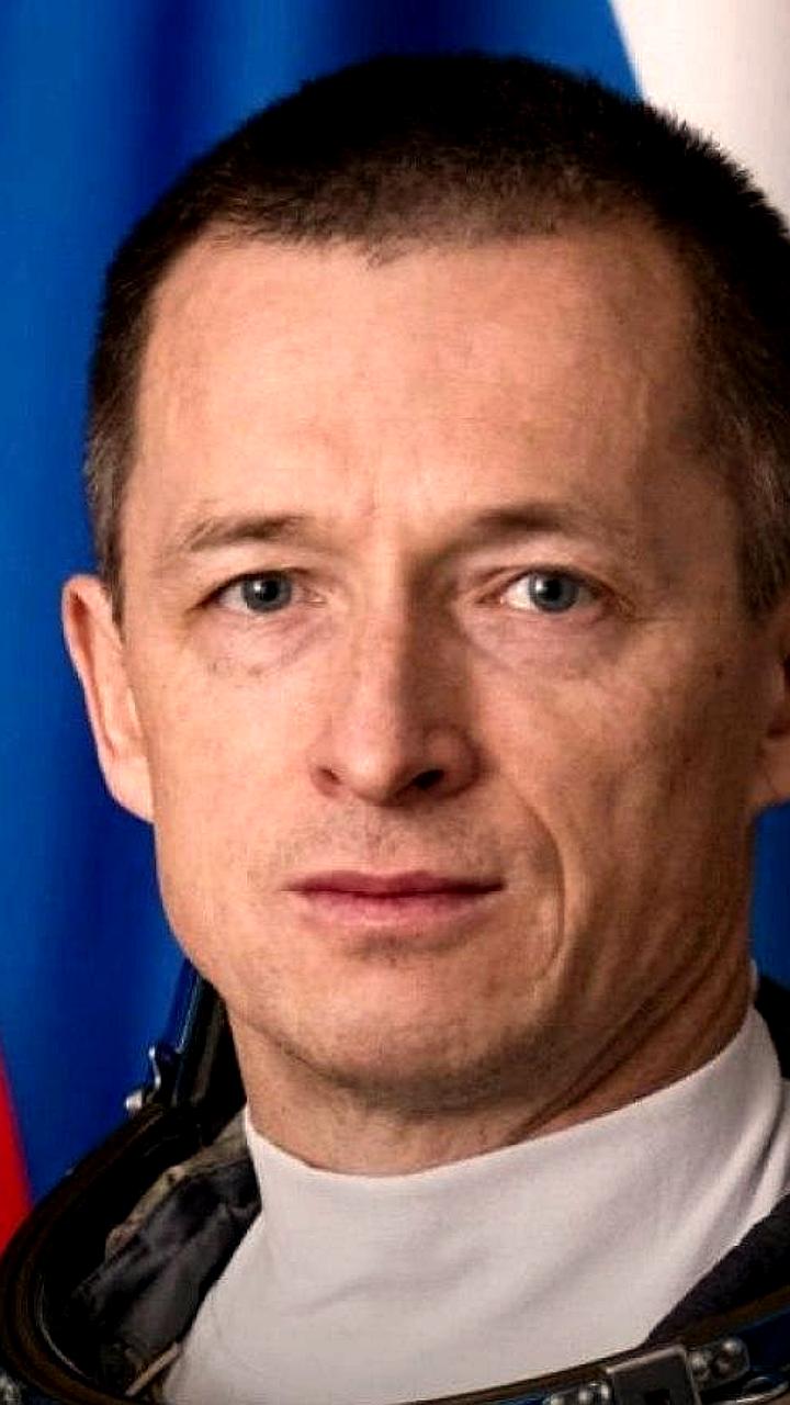 Сергей Рыжиков принял командование МКС от Такуя Ониши