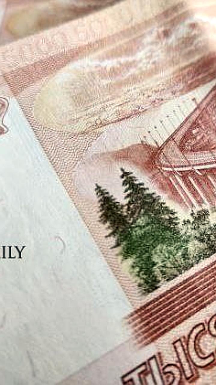 Мошенничество с игровой валютой и кризис на рынке жилья в России