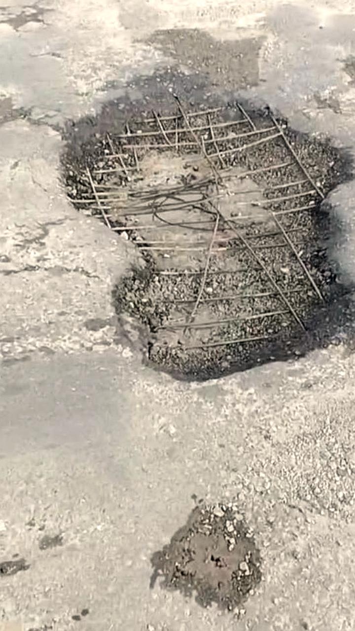 В Биробиджане старый мост проваливается, власти обещают восстановление