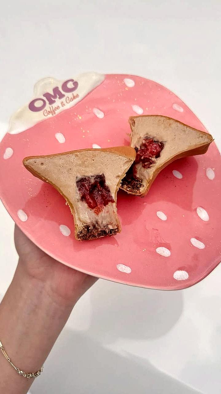 Сотрудники ДПС помогли потерявшемуся ребенку на трассе