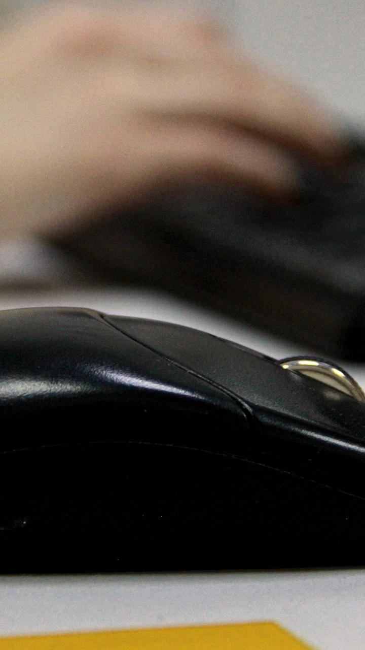 Следователи устанавливают причины обрушения потолка в квартире на Невском проспекте в Санкт-Петербурге