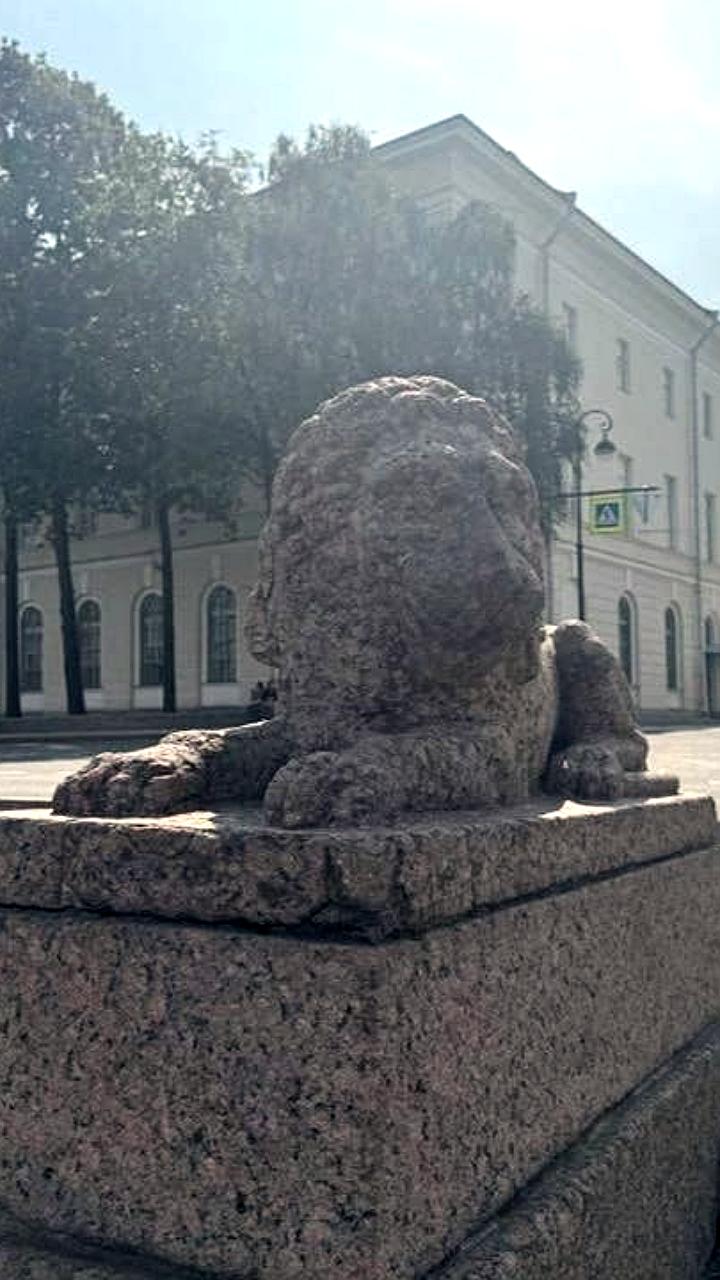 Львы у Биржевого моста в Львове отправлены на реставрацию