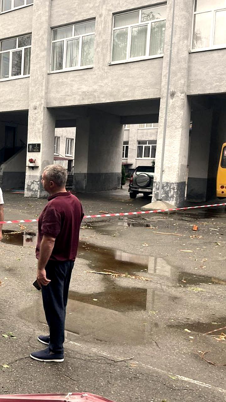 Георгий Атаров и команда оценили ущерб в Беслане после стихии