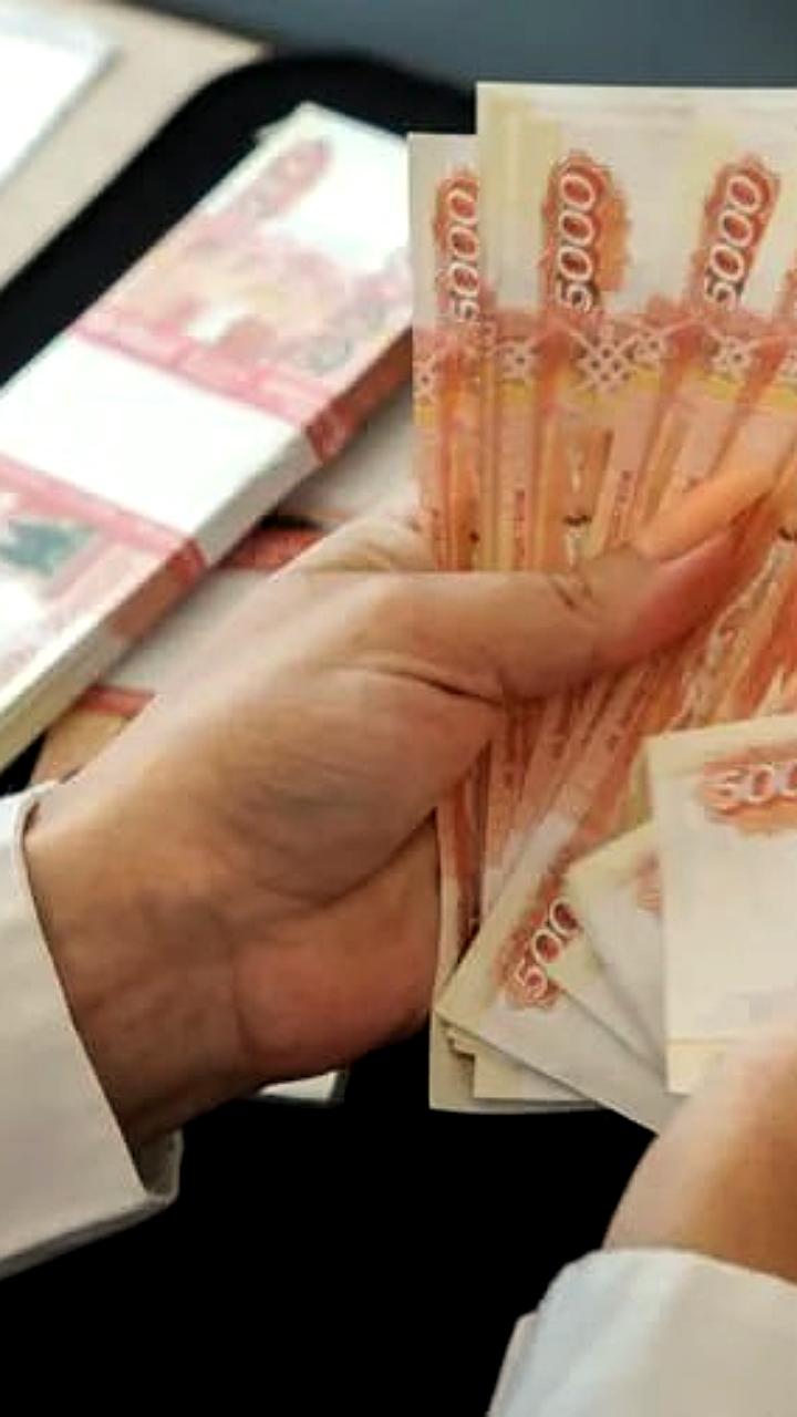 Состоятельные россияне оценивают необходимый доход для комфортной жизни в 250-500 тысяч рублей