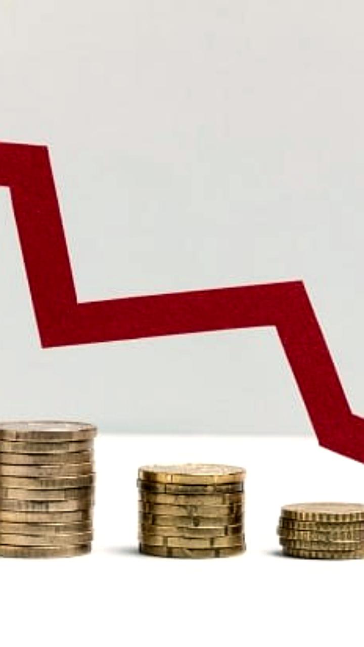 Снижение выручки российских застройщиков в первой половине 2025 года на 13%