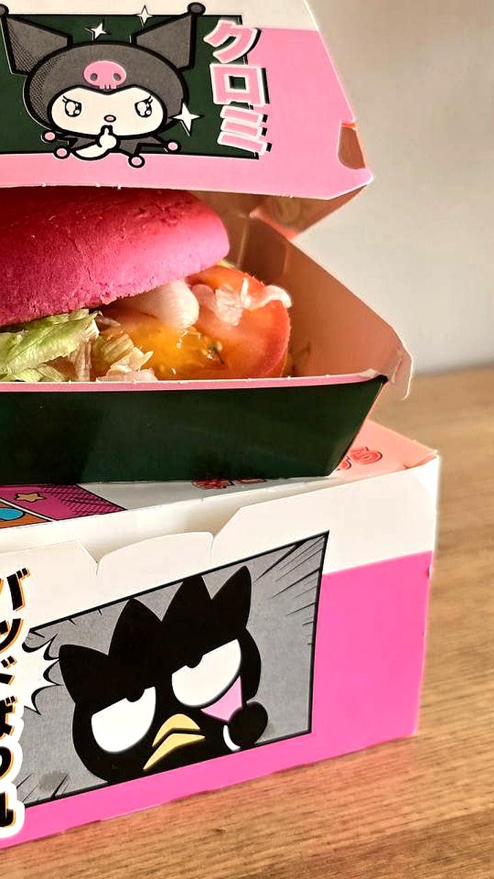 Возвращение розовых бургеров Hello Kitty в меню «Вкусно — и точка»