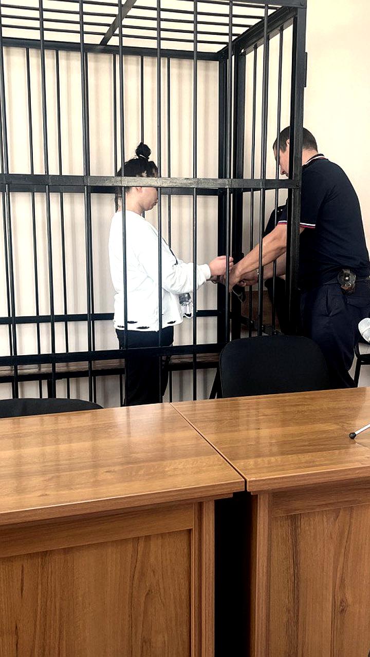 В Благовещенске женщина задержана за убийство брата шампуром во время отдыха