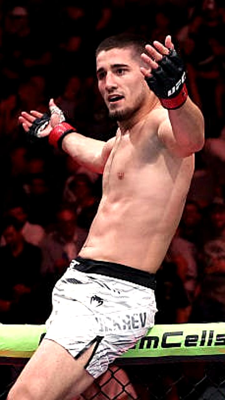 Сусуркаев одерживает победу в дебютном бою UFC против Нолана