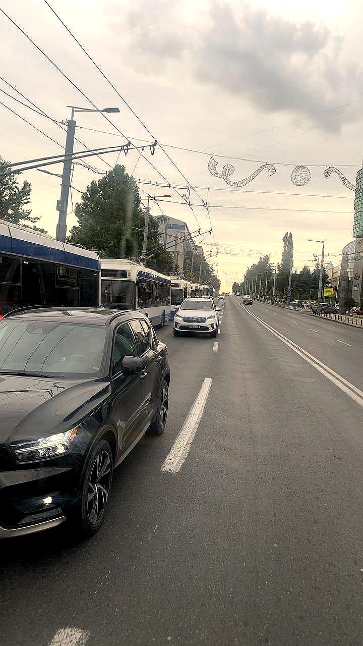 Приостановка движения троллейбусов в Кишиневе из-за повреждения кабелей