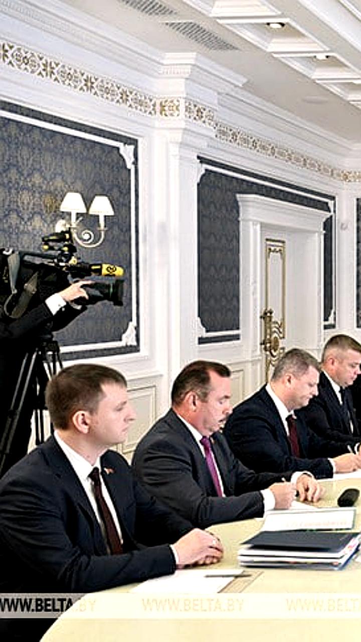 Совещание Лукашенко с Правительством: обновление туризма и устойчивость АМКОДОР