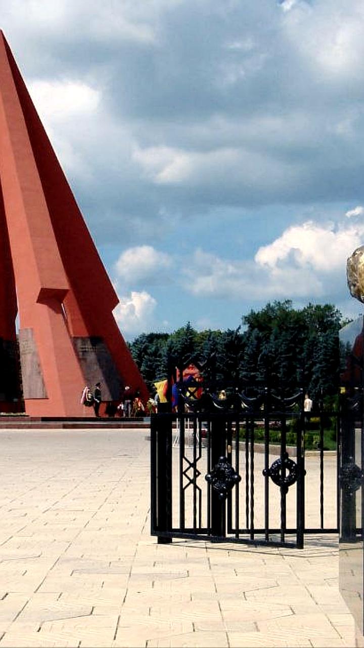 Памятные мероприятия в Ачинске и Комсомольском парке в честь годовщин исторических событий
