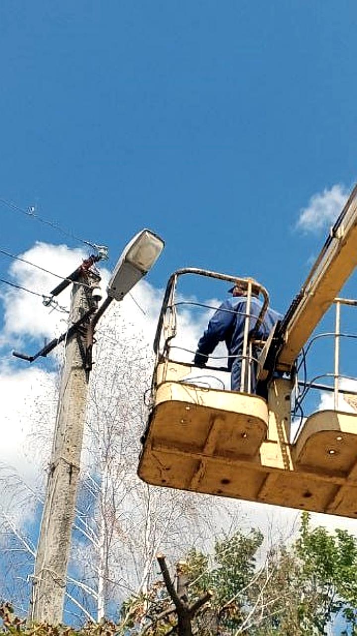 Восстановление уличного освещения в Каховском округе: работы начаты в шести селах