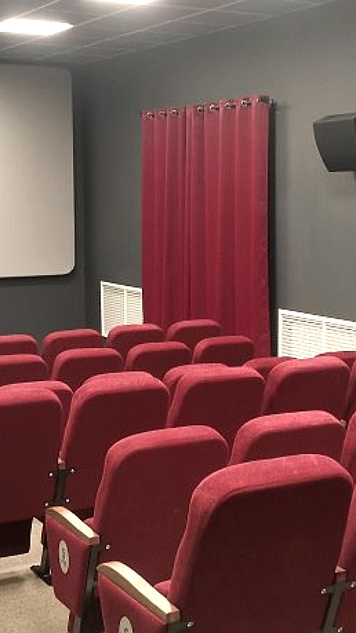 Старт приема заявок на кинопремию 'Герои большой страны' и итоги отбора для переоборудования кинозалов