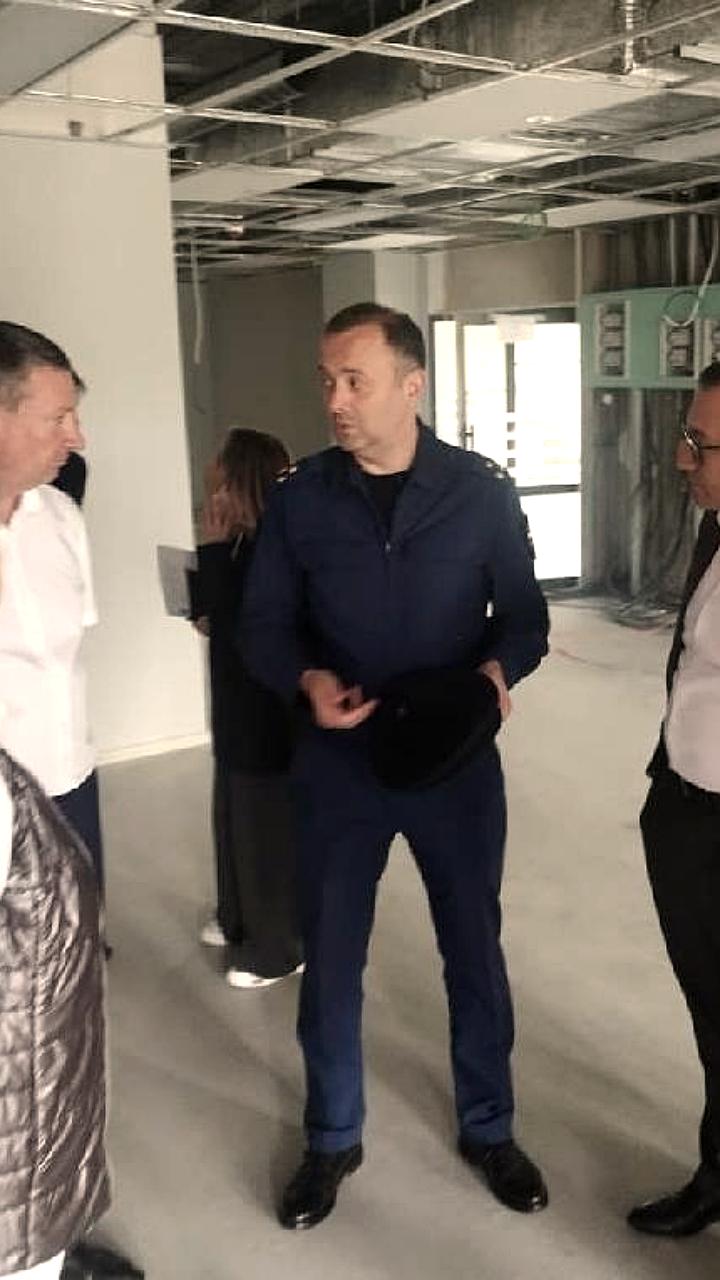 Выбор подрядчика для завершения строительства школы в Башкирии и проблемы с реконструкцией в Воронеже