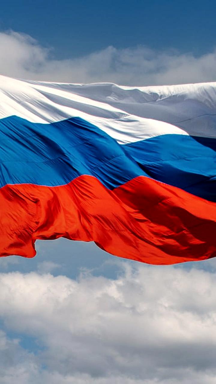 Россияне о значении цветов флага: гордость, надежда и идентичность