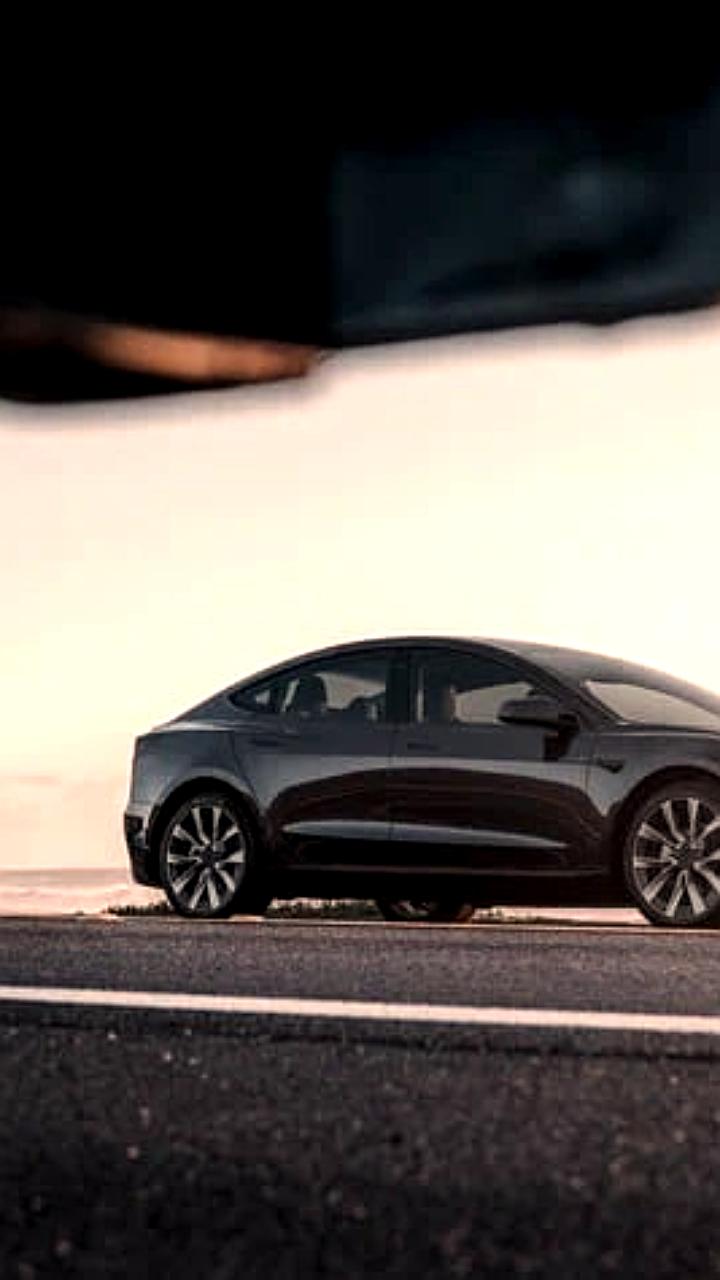 NHTSA расследует задержки Tesla в предоставлении информации о ДТП