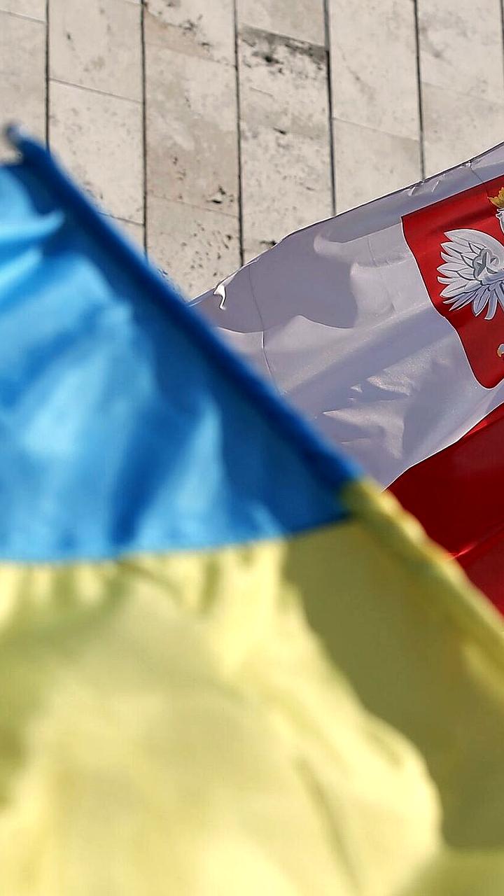 Президент Польши наложил вето на закон о соцвыплатах для украинцев