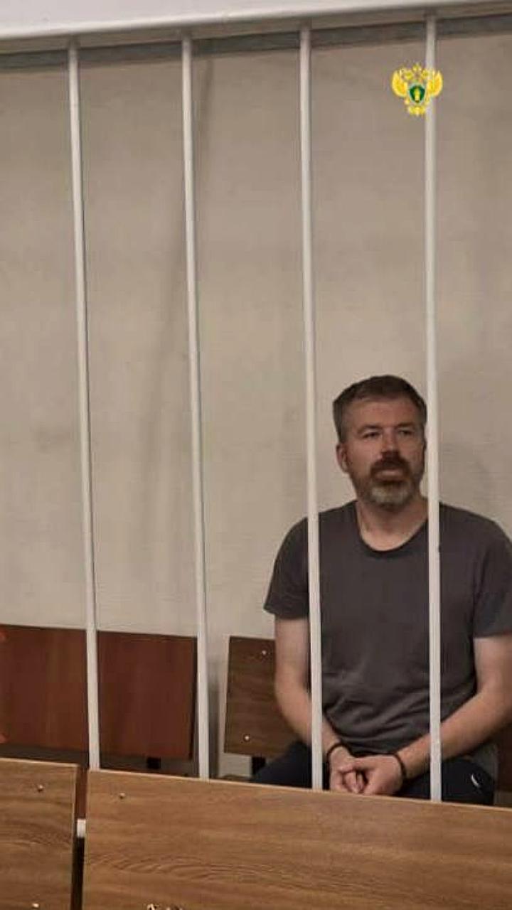 Мужчину, выбросившего жену и ребенка из окна, отправили на принудительное лечение