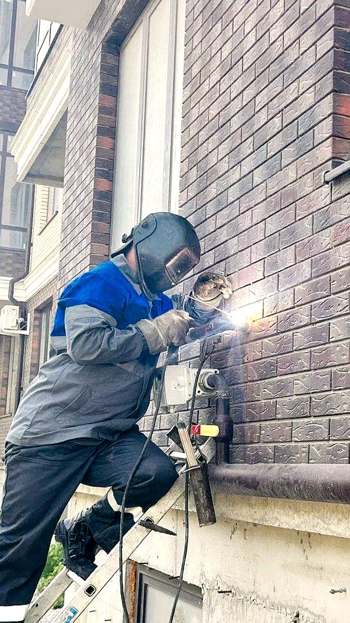 В Кировском районе Махачкалы устанавливают умные газовые счетчики