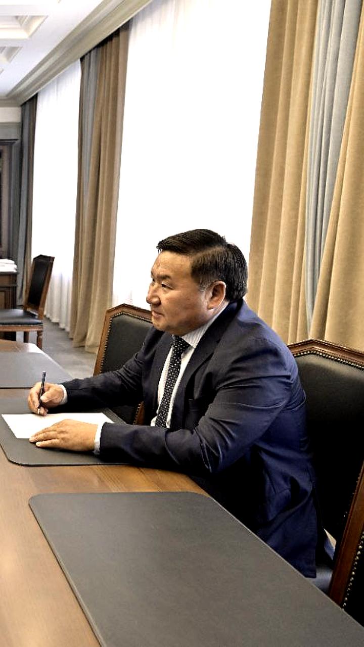 Министр внутренних дел Тывы предложил меры по борьбе с незаконной продажей алкоголя